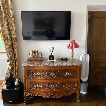 Chateau Du Puech En Aubrac Bed and Breakfast 4*