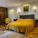 Couette-café Château Du Puech 4*