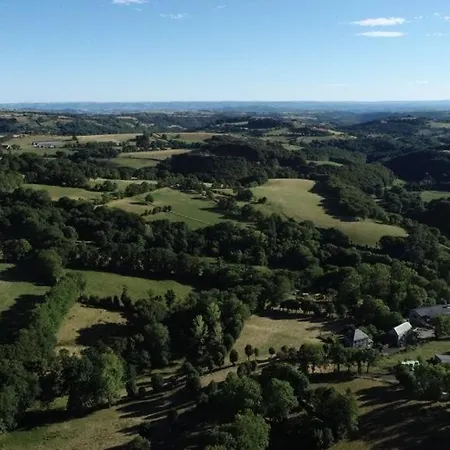 Chateau Du Puech En Aubrac 住宿加早餐酒店