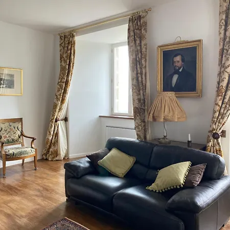 Chateau Du Puech En Aubrac 4*