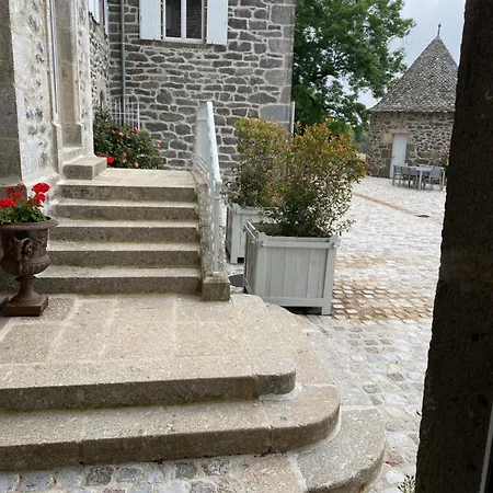 Chateau Du Puech En Aubrac 住宿加早餐酒店
