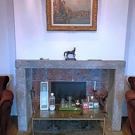 לינה וארוחת בוקר Chateau Du Puech En Aubrac
